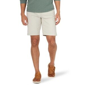NWT Men's Lee® Extreme Motion Flat Front Shorts. SIZE 40